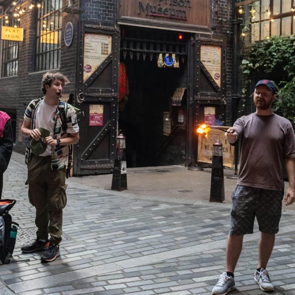 London: Guided Harry Potter Walking Tour + Clink Prison Museum Entry + Cruise