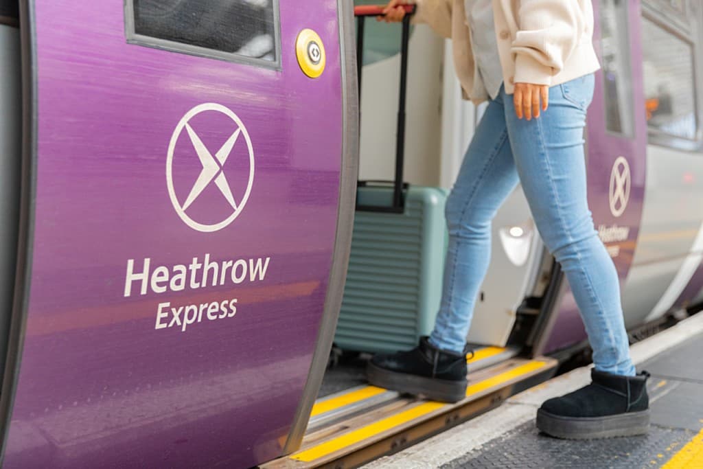 London Heathrow Express (Heathrow Express - One Way Standard Class from Heathrow Airport to Paddington Station)