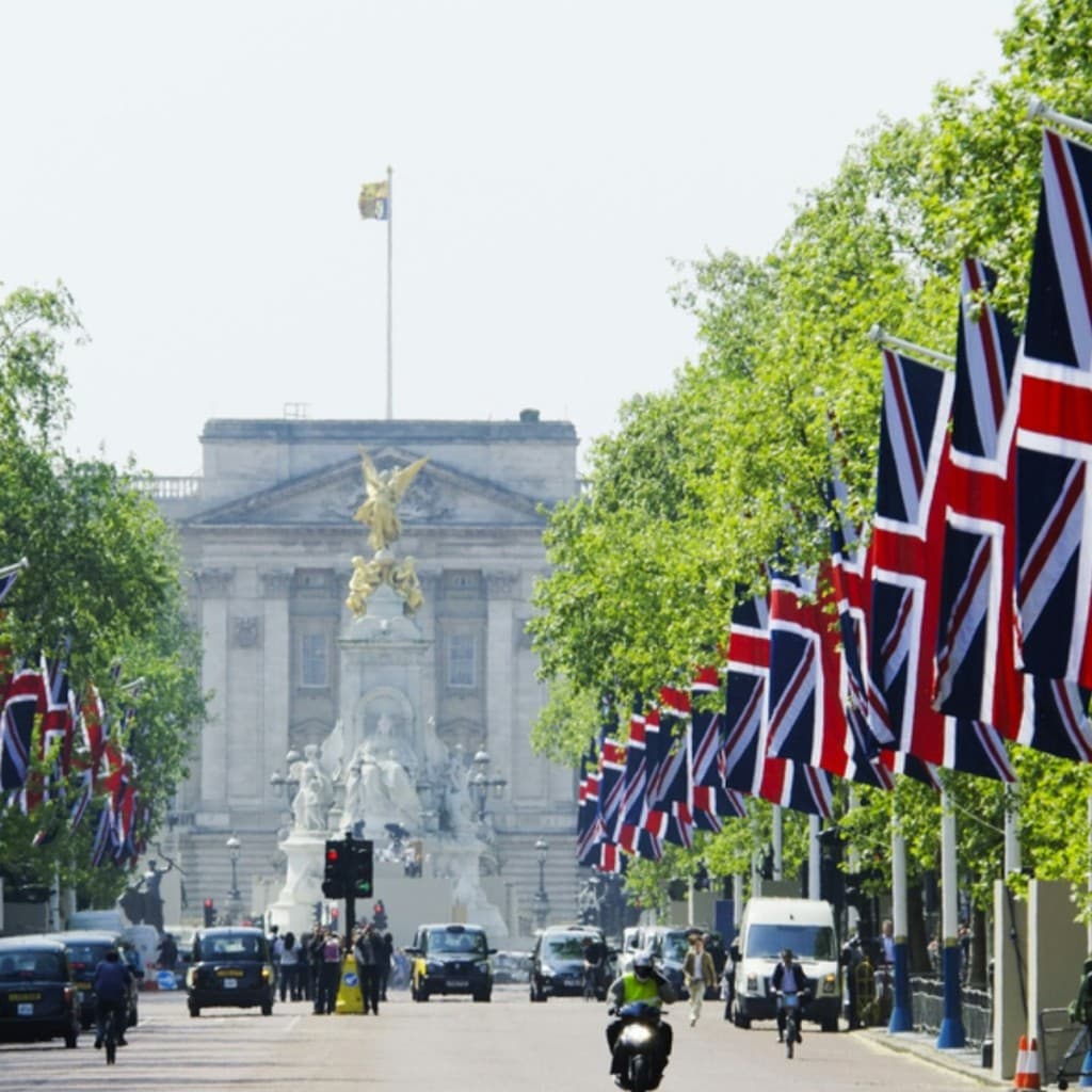 London: Westminster Guided Walking Tour + Westminster Abbey Entry