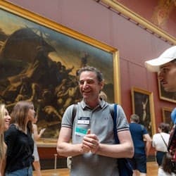 Louvre Museum: Dedicated Entry + 1.5-Hr Guided Tour