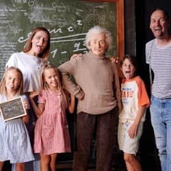 Madame Tussauds Berlin + 1-Hr Sightseeing Cruise