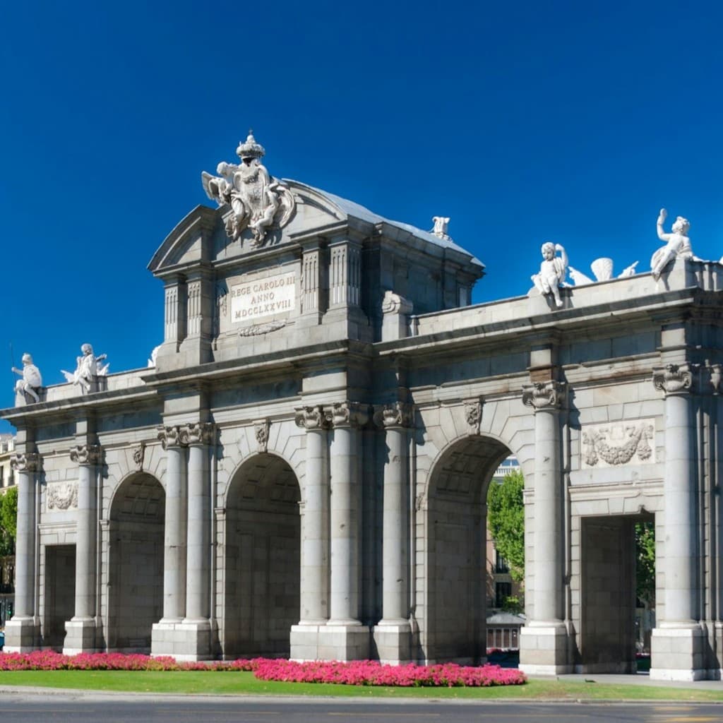 Madrid: 1-Hour Highlights Tour with Bernabéu Stadium Entry