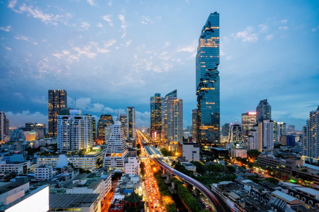 Mahanakhon SkyWalk Ticket in Bangkok (Mahanakhon Eat Package - SkyWalk (Indoor Deck+ Rooftop) + SkyVerse + THB 200 Meal Voucher (Sunset))