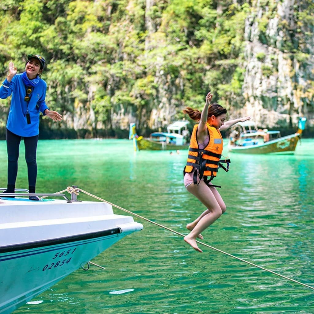 Maya Bay, Phi Phi & Khai Islands: Guided Tour from Phuket + Lunch