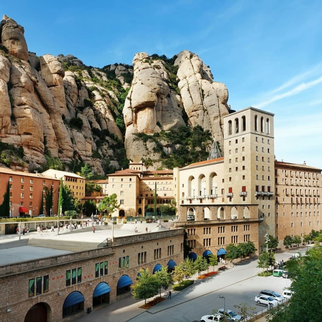 Montserrat: Afternoon Half-Day Trip from Barcelona with Liquor Tasting
