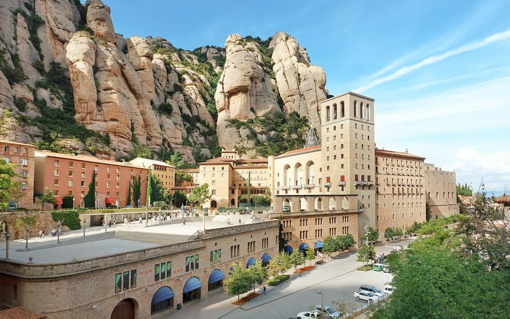 Montserrat Monastery + Black Madonna Access & Audio Guide
(Montserrat Experience + Escolania Choir)