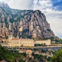 Montserrat Mountain Card: Train from Barcelona + Rack Railway + Moreneta Access