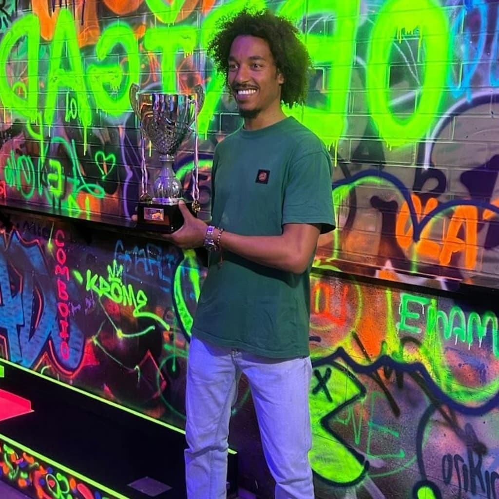Neon Minigolf Lisbon: Fast Track Ticket