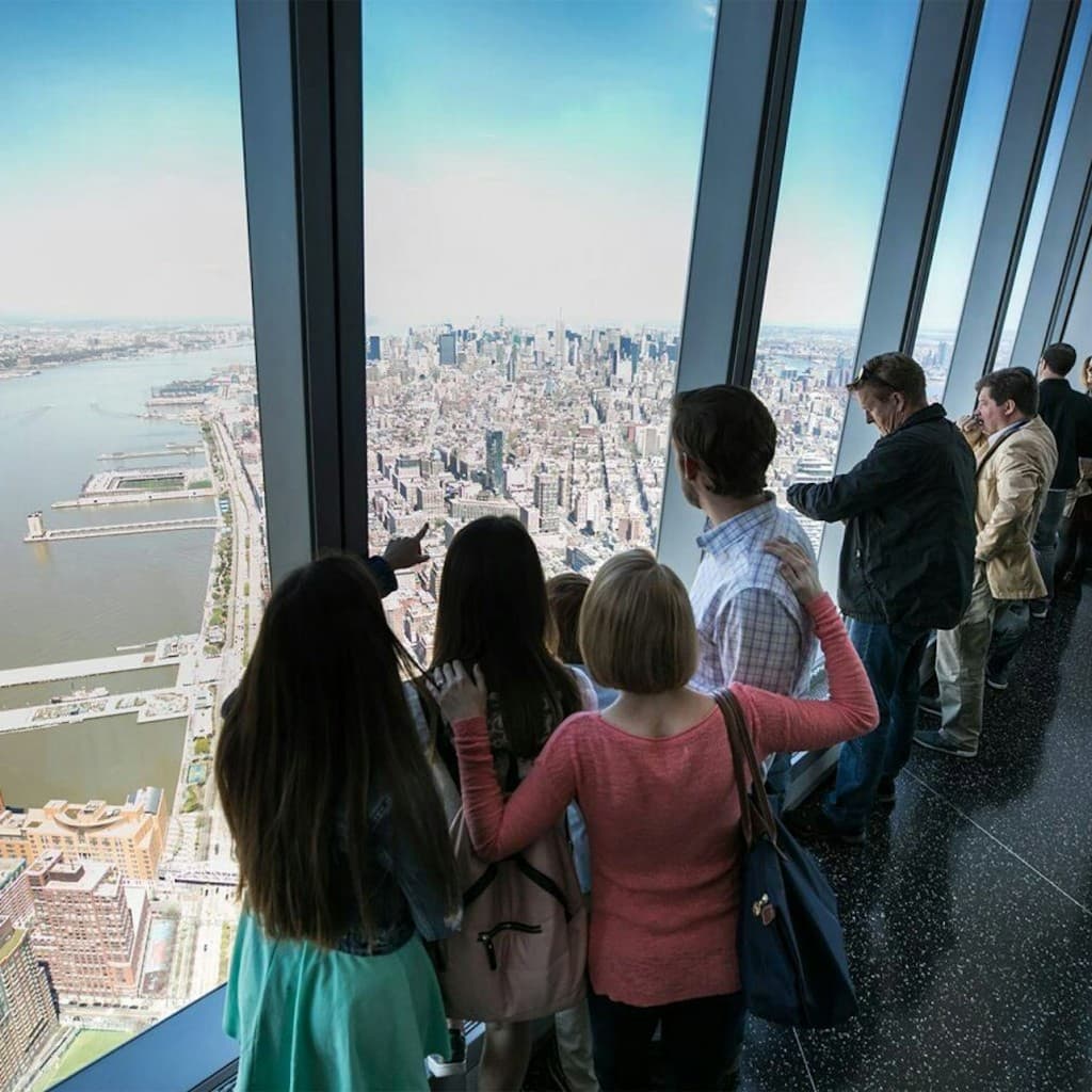 New York: 3-Hour Manhattan Guided Walking Tour + One World Observatory Entry