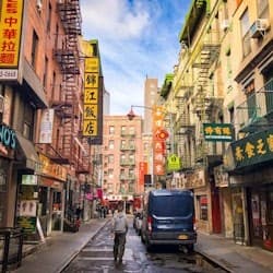 New York City: Lower East Side, Chinatown & Little Italy Guided Tour in French