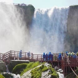 Niagara Falls US: Small Group Tour + Maid of the Mist Cruise + Cave of the Winds