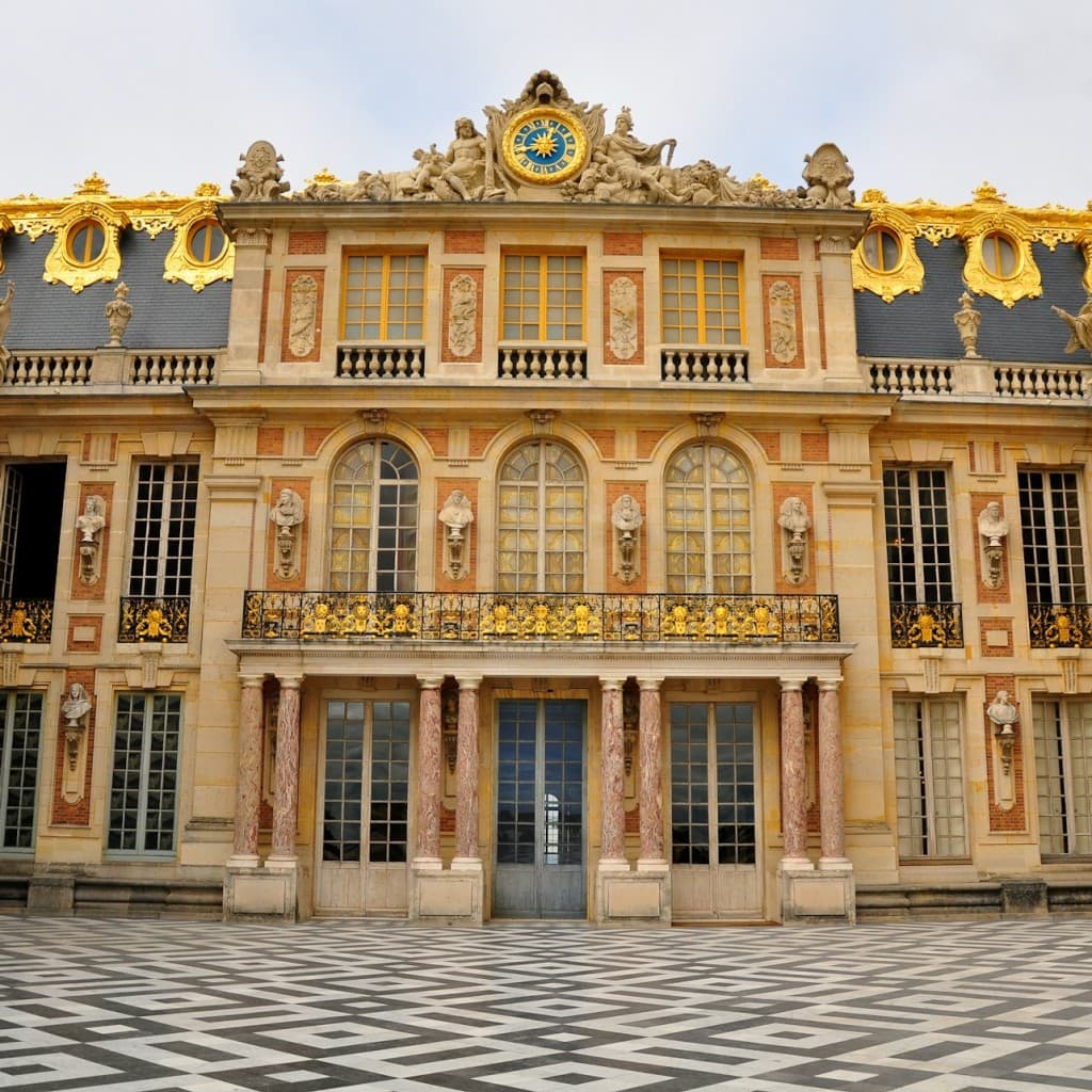Palace of Versailles: Entry Ticket + Gardens + Estate of Trianon - Non EU - High Season Special Rate