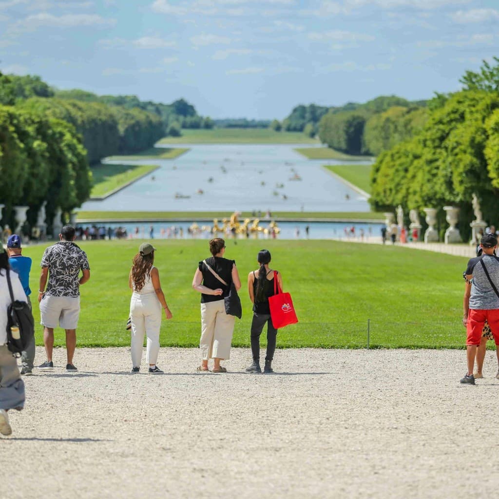 Palace of Versailles & Gardens: Priority Ticket + Guided Tour