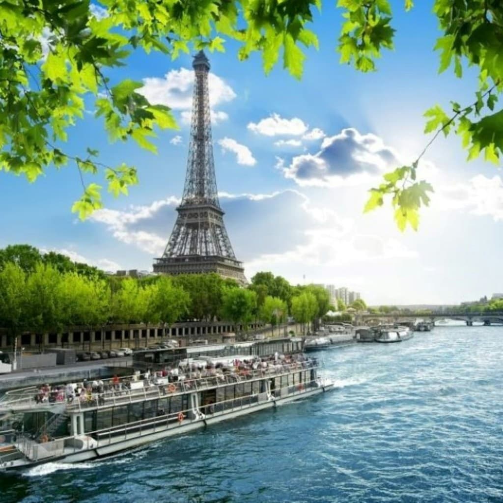 Paris: 1-Hr Seine River Cruise + Crepe Tasting
