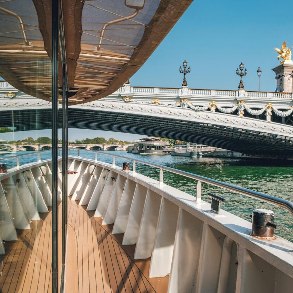 Paris Day Trip and Sightseeing Cruise from Disneyland® Paris