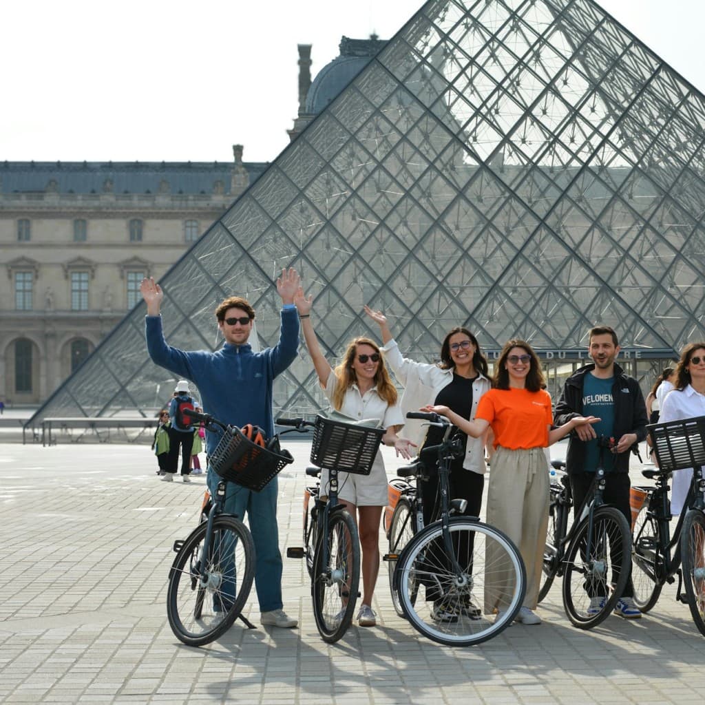 Paris: Highlights Bike Tour with Dutch Bike