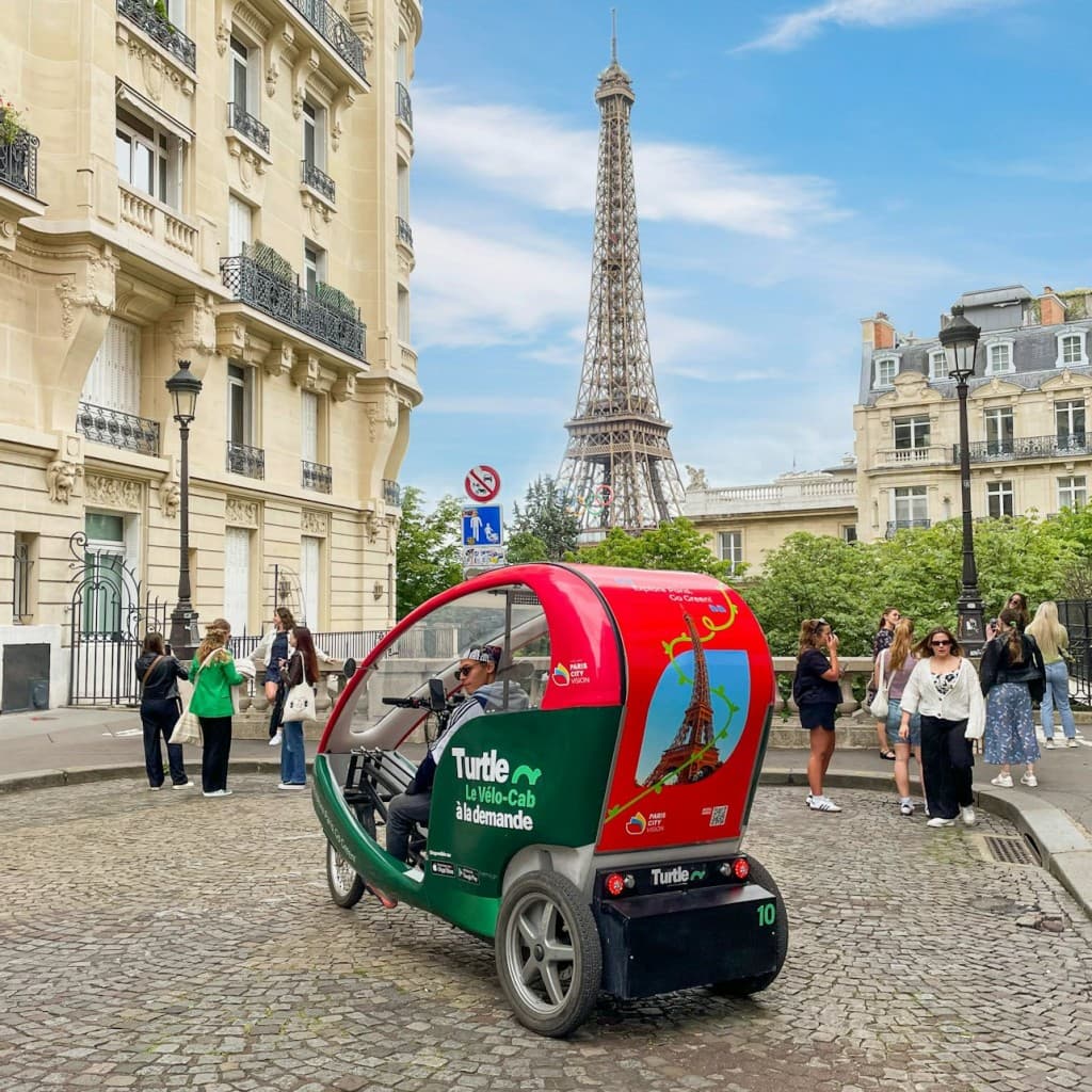 Paris: Private Rickshaw Tour + Transfers
