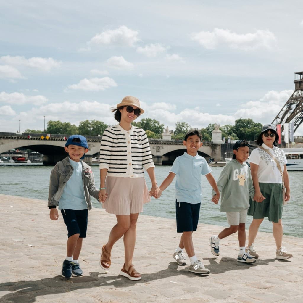 Paris: Private Tour with Professional Vacation Photographer