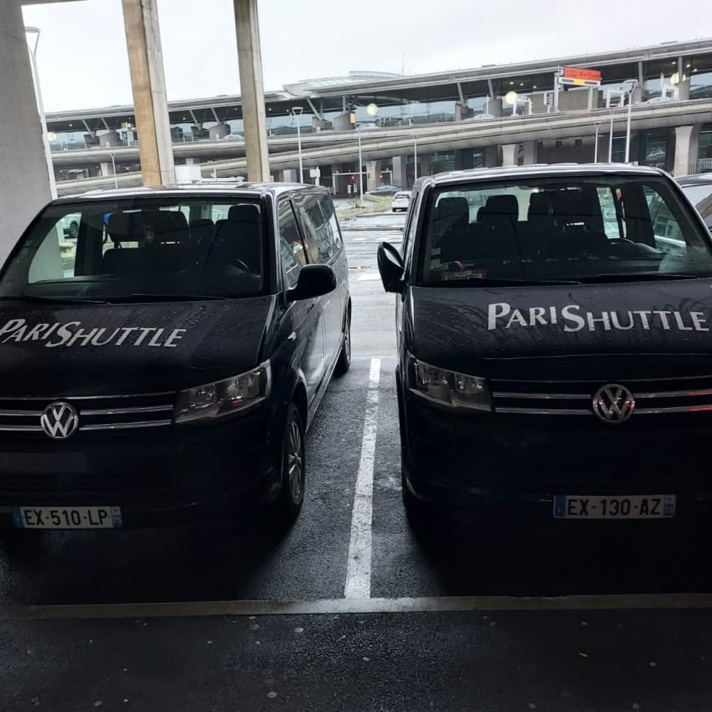 Paris: Roundtrip Taxi Transfer from Orly Airport to Disneyland - Night Private Transfer - 1 to 3 passengers