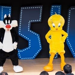 Parque Warner Madrid: Day Trip from Madrid