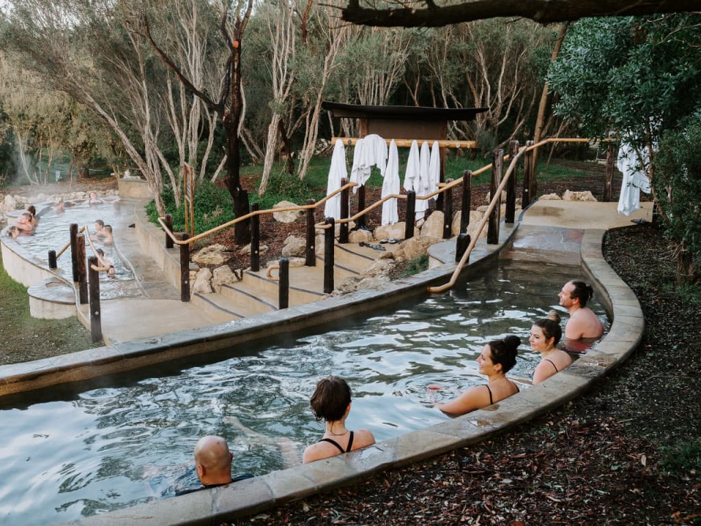 Peninsula Hot Springs and Mornington Bathing Boxes (Full day Peninsula Hot Springs and Mornington Bathing Boxes Tour)