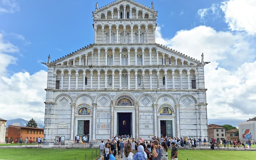Pisa All-Inclusive Guided Tour of Baptistery, Cathedral & Tower (English Guided Tour with Monumental Complex)