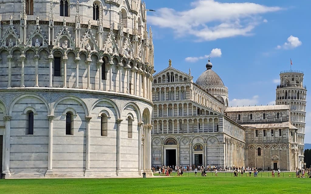 Pisa Walking Tour with Cathedral & Leaning Tower Tickets (Explore the City of Pisa, Visit the Cathedral and climb the Leaning Tower)