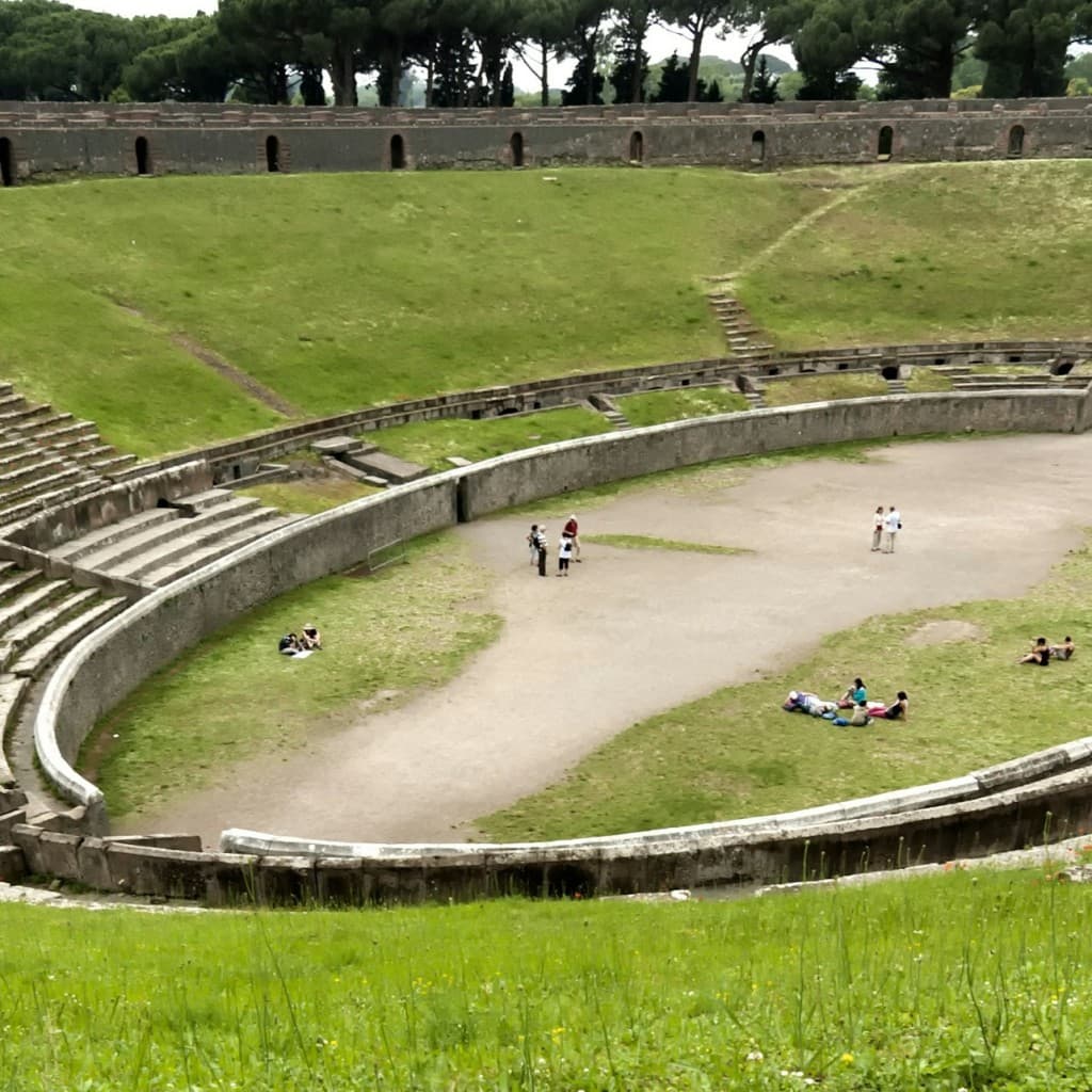 Pompeii: Guided Tour + Roundtrip from Naples