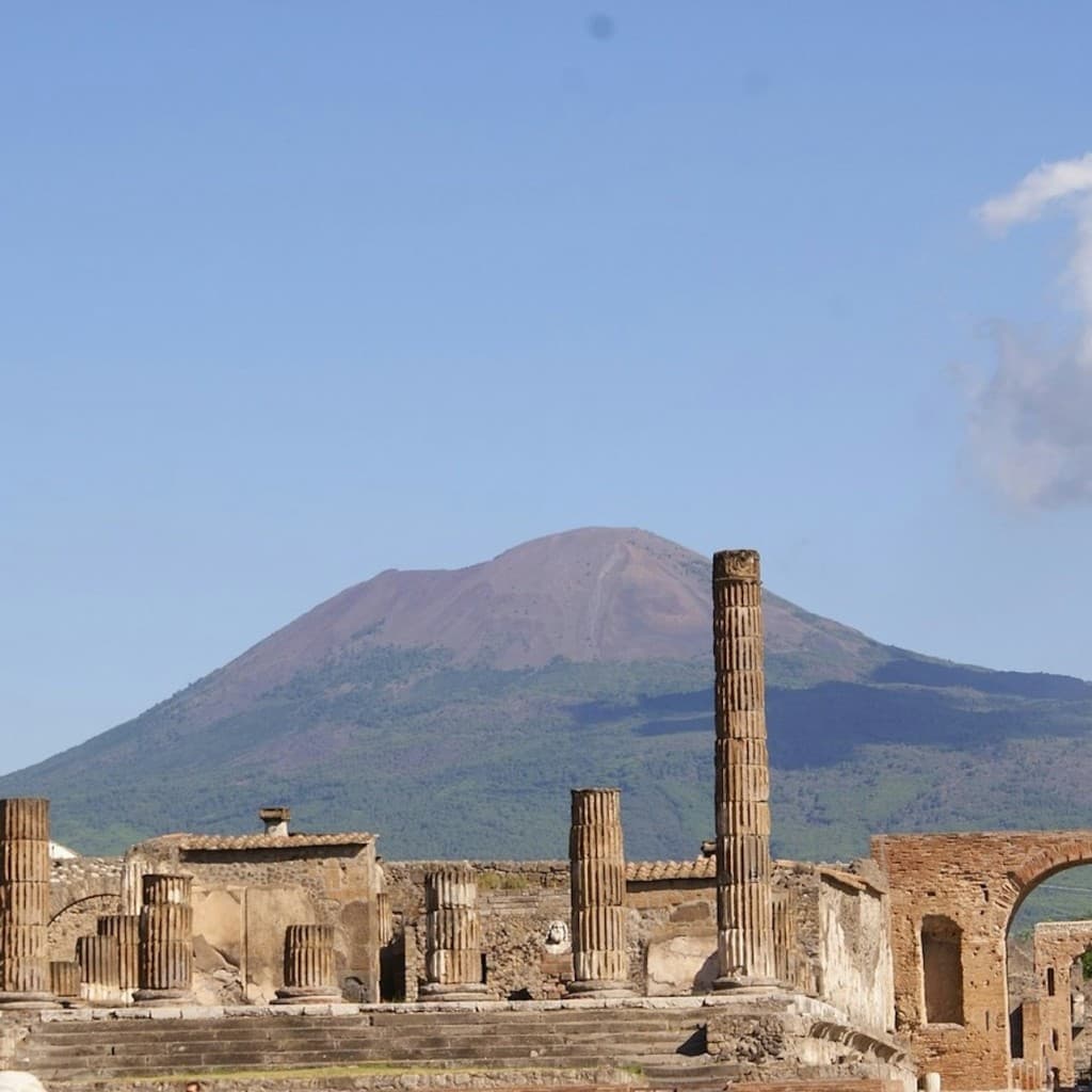 Pompeii & Mount Vesuvius: Day Trip from Rome