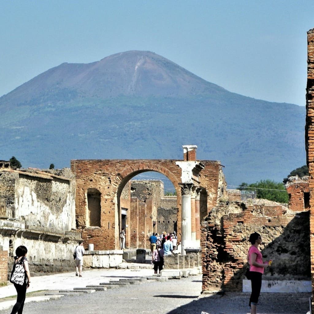 Pompeii: Train Transfer from/to Herculaneum