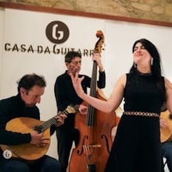 Porto: Fado Concert in Casa da Guitarra with Port Wine