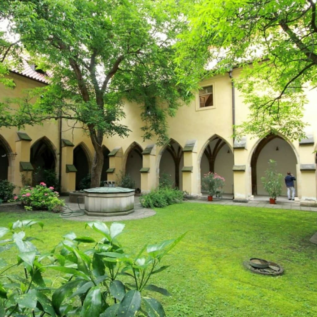 Prague: Guided Walking Tour + Basilica of St. James & Minorite Monastery Entry