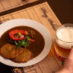 Prague: Night Food and Drinks Tour