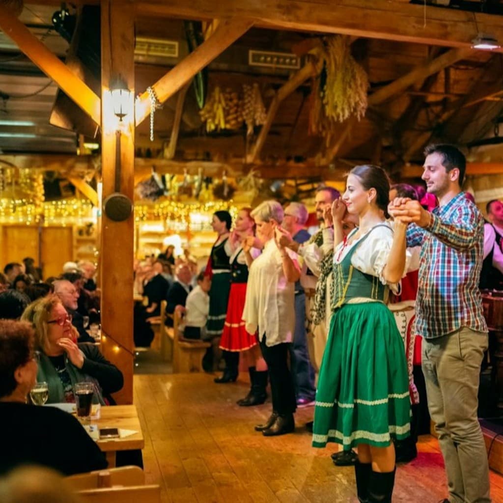 Prague: Traditional Dinner with Folk Show & Unlimited Drinks