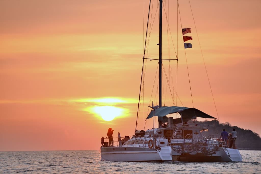 Premium Langkawi Sunset and Day Cruises by Crystal Yacht (Langkawi Premium Sunset Dinner Cruise with Transfers)