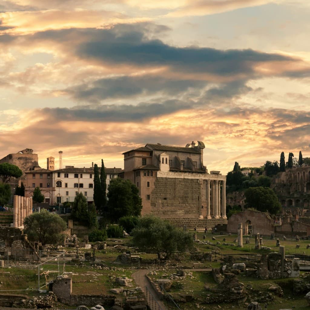 Roman Forum Guided Tour + Palatine Hill & Roman Domus Entry