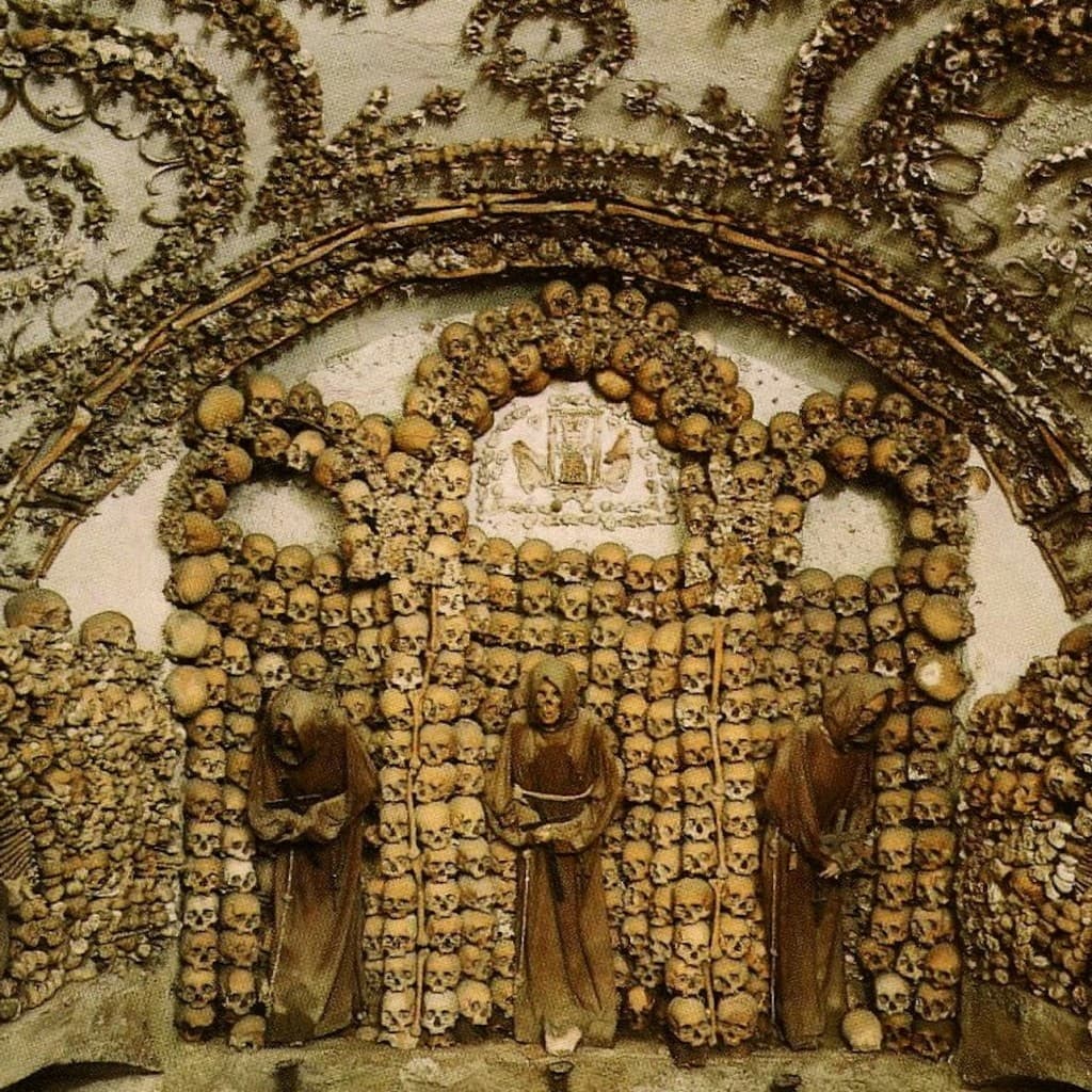Rome: Catacombs and Capuchin Crypt Guided Tour + Transfer