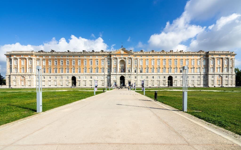 Royal Palace of Caserta Small-Group Guided Tour (Spanish Tour)