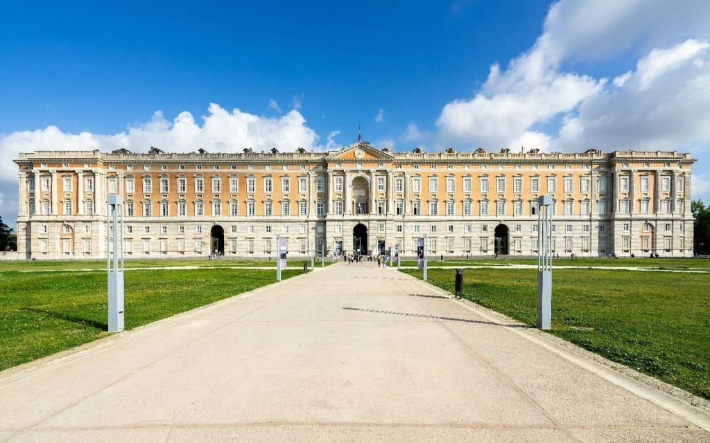Royal Palace of Caserta Small-Group Guided Tour (Spanish Tour)