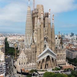 Sagrada Familia: Skip The Line Ticket + Small Group Guided Tour