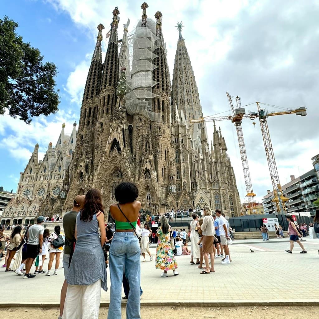 Sagrada Familia: Small Group Afternoon Guided Tour