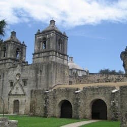 San Antonio: Small Group Night Tour + River Cruise + Tower of the Americas Entry