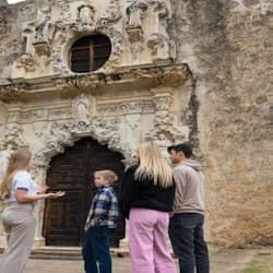 San Antonio: Small Group Walking Tour + River Cruise + Tower of the Americas
