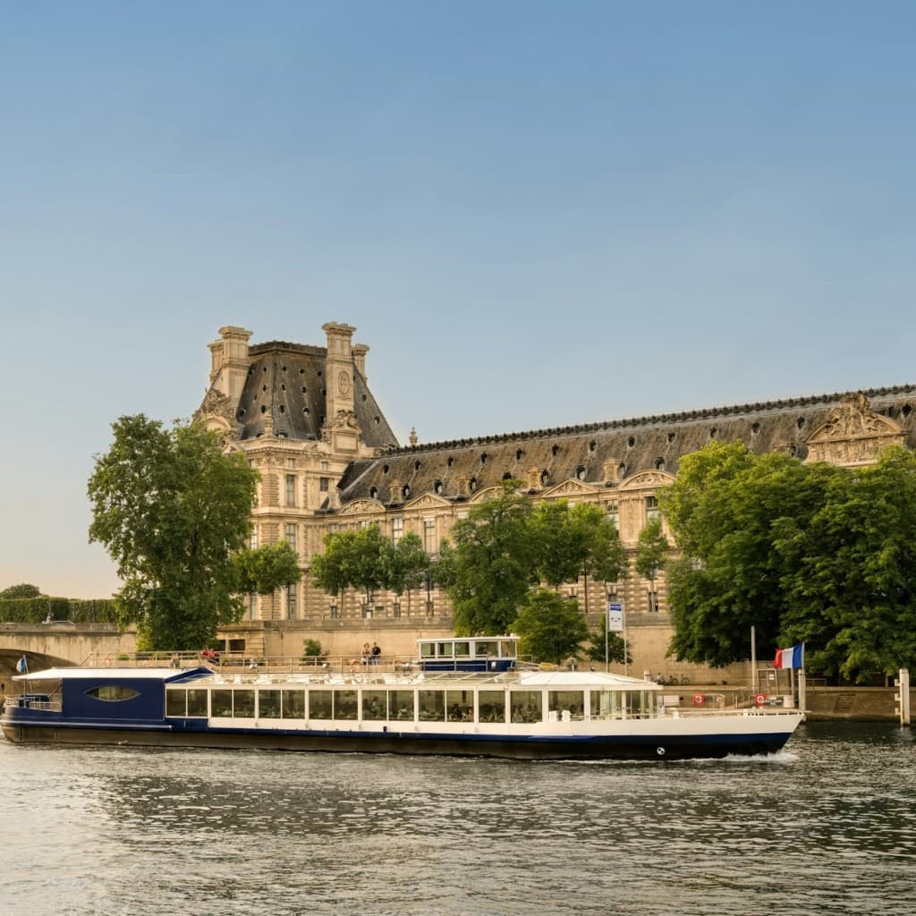 Seine River: 3-Course French Dinner Cruise by Paris en Scène - Wine: 19:15