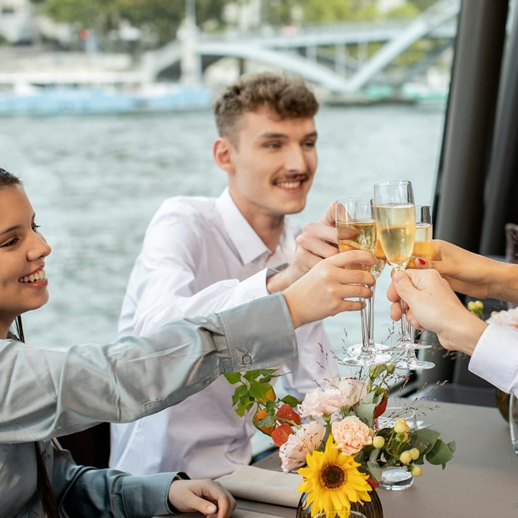 Seine River: 3-Course Lunch Cruise - Premier Service