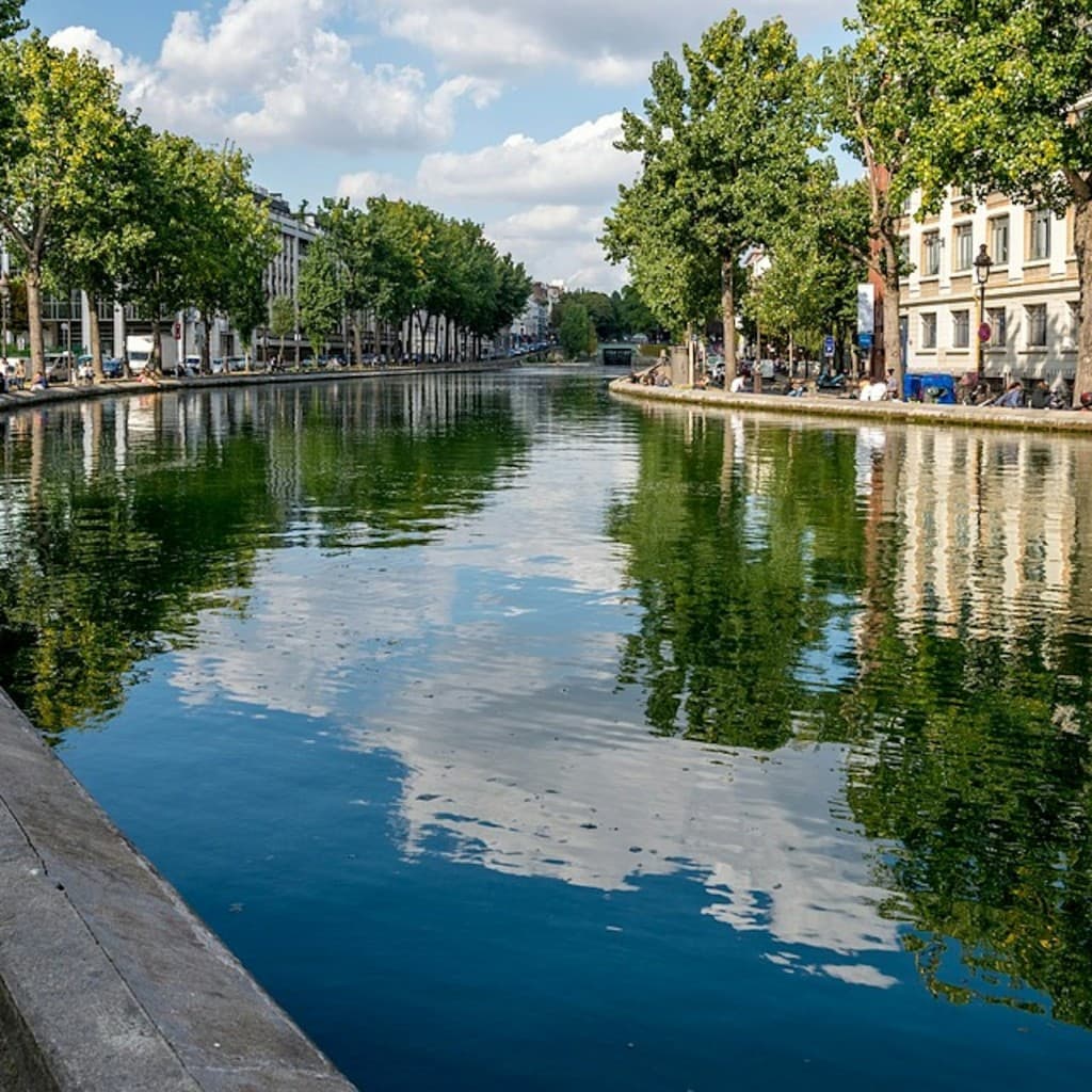 Seine River: Canal Saint-Martin Cruise from Musée d'Orsay to Parc de la Villette