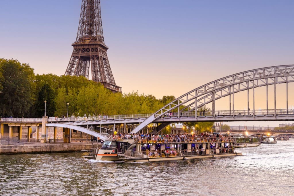 Seine River Cruise by Bateaux Parisiens – Departing from the Eiffel Tower (COUPLE DEAL: Seine River Sightseeing Cruise by Bateaux Parisiens for 2 Adults)