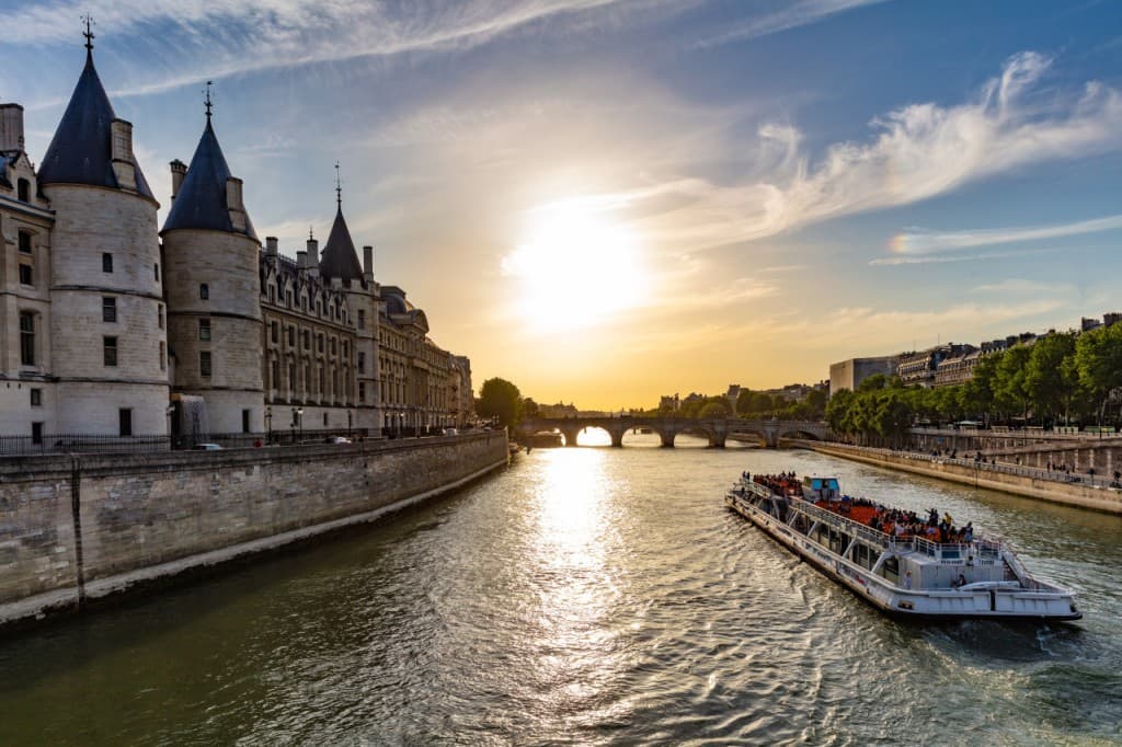 Seine River Sightseeing Cruise by Bateaux Mouches (FAMILY DEAL: Seine River Sightseeing Cruise by Bateaux Mouches for 2 Adults and 2 Children)