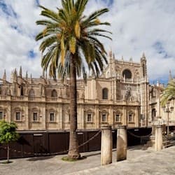 Seville Cathedral & La Giralda: Skip The Line Ticket + Guided Tour in English