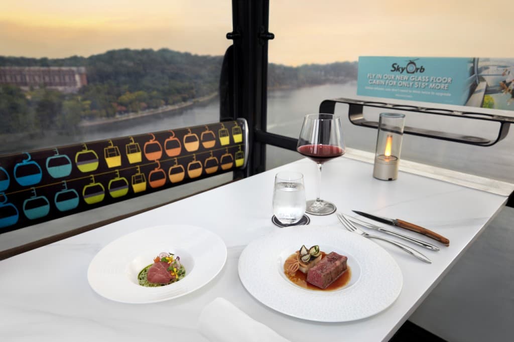 Singapore Cable Car Sky Dining (Cable Car Sky Dining - Champagne Cabin)